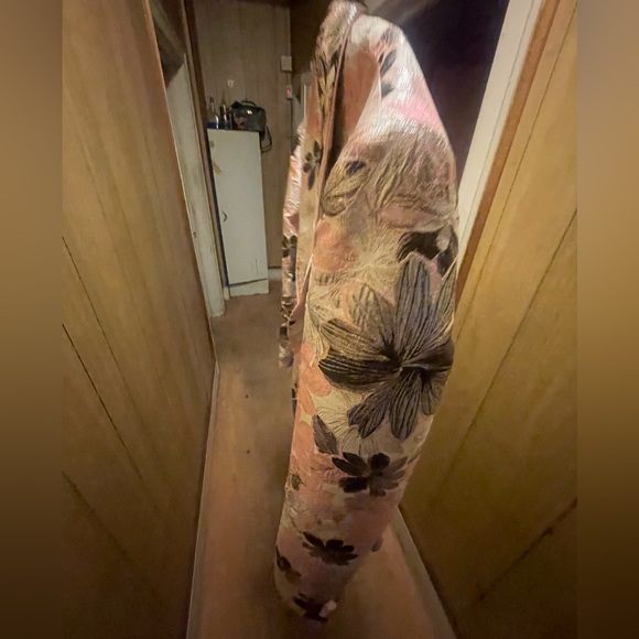 Wore for only 2 hours and its not point of keeping it so hml - Picture 2 of 8